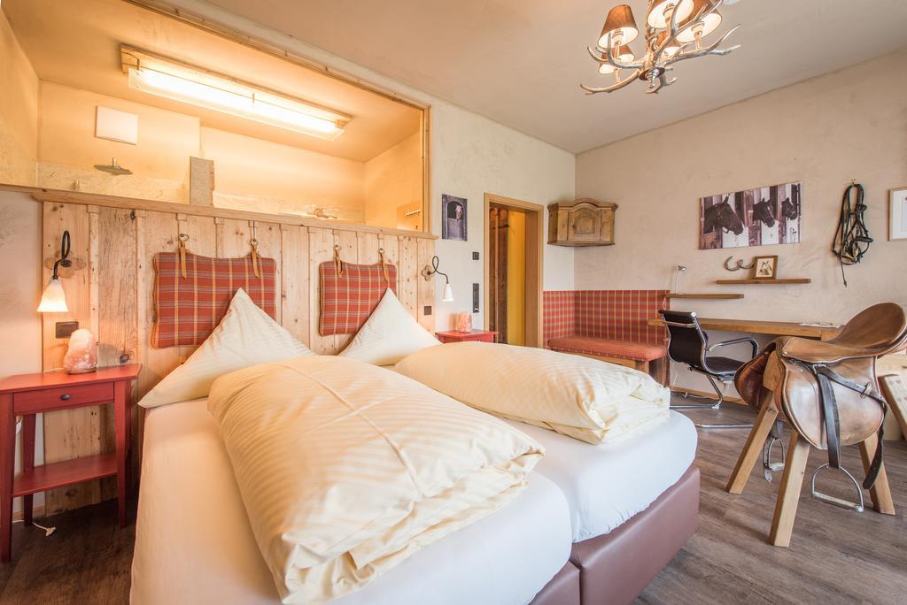 Landhotel Und Gasthof Hirsch Huettenreute Hoßkirch Buitenkant foto