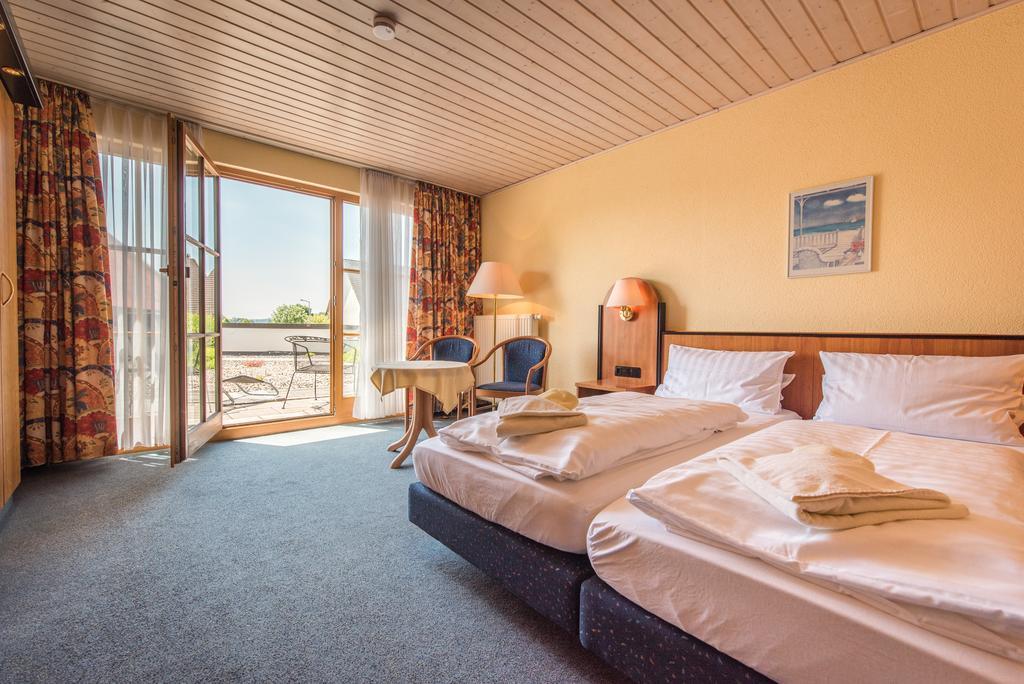 Landhotel Und Gasthof Hirsch Huettenreute Hoßkirch Buitenkant foto
