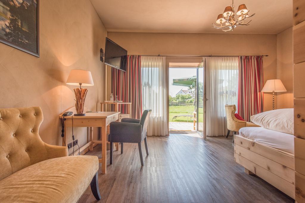 Landhotel Und Gasthof Hirsch Huettenreute Hoßkirch Buitenkant foto