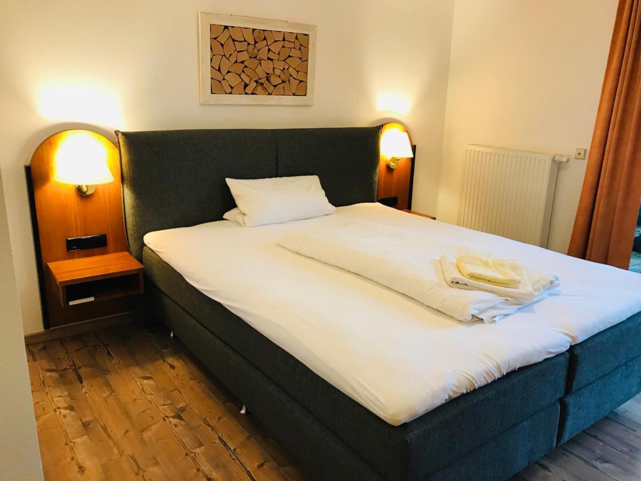 Landhotel Und Gasthof Hirsch Huettenreute Hoßkirch Buitenkant foto